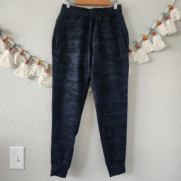 Alphalete Blue Camo Tappered Joggers Comfort Run Lounge Mens S - Picture 2 of 12